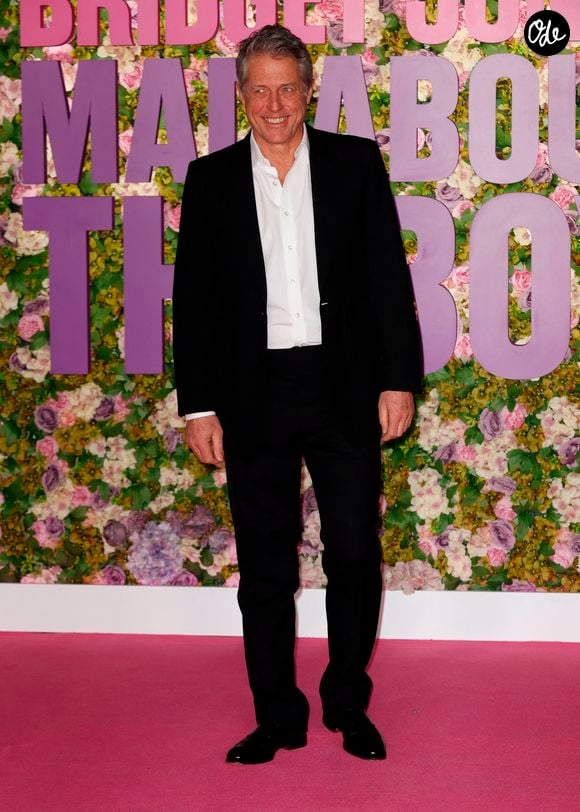 Hugh Grant arrive à l'avant-première du film Bridget Jones : Folle de lui (Bridget Jones: Mad About The Boy) à l'Odeon Luxe Leicester Square, à Londres.