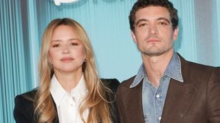 "Elle a vécu une relation comme ça" : Virginie Efira particulièrement touchée par le nouveau rôle de son compagnon Niels Schneider