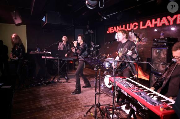 Jean Luc Lahaye fête son 73ème anniversaire en donnant un concert au "Nua Paris Club", le 23 décembre 2025. 

© Cédric Perrin / Bestimage