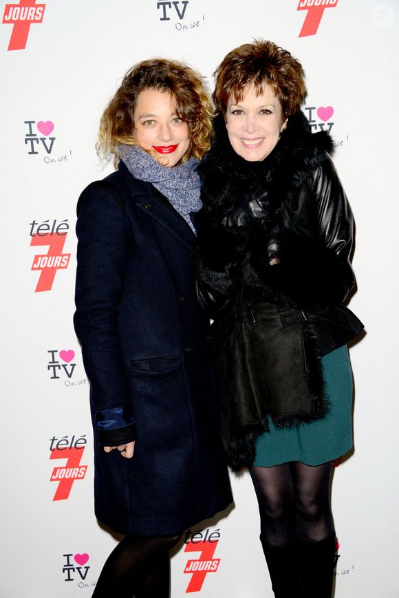 Catherine Laborde et sa fille lors de la soirée 'I love TV on Ice' qui s'est tenue au Grand Palais des Glaces à Paris, France, le 12 décembre 2012. Photo by Nicolas Briquet/ABACAPRESS.COM