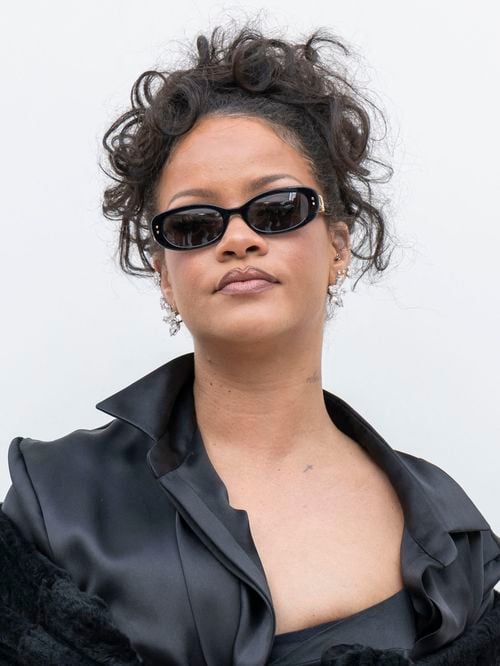 Pour sa manucure, Rihanna opte souvent pour une couleur indémodable mais qui ne va pas à tout le monde
