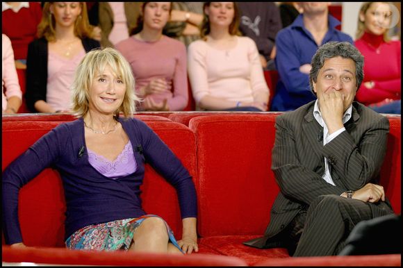 Les deux acteurs ont fini par se séparer 
Marie Anne Chazel & son mari Christian Clavier
Sur le plateau de ' Vivement Dimanche' le 1er juin 2004 Guillaume Gaffiot/Bestimage
