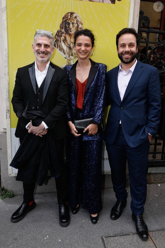 On l'a notamment vu dans des séries comme "Central Nuit", "R.I.S.", "Diane, femme flic" ou "Docteur Sylvestre", et au théâtre. Mais c'est une autre discipline qui a permis à Dan Menasche, qui a fait le Cours Florent entre 2003 et 2006, de se faire un nom, dans ce milieu !

Exclusif - Pauline Bression et Dan Menasche (à droite) - Arrivées à la 34ème cérémonie des Molières 2023 au théâtre de Paris à Paris, France, le 24 avril 2023. © Christophe Clovis / Bestimage