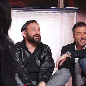 Cyril Hanouna, Bernard Montiel sur le plateau de la dernière émission "TPMP" à Paris le 26 mars 2025. 

© Jack Tribeca / Bestimage