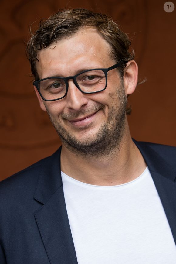 Et pour cause, son projet de plateforme baptisé "Spantale" basé sur un système de cryptomonnaie a dernièrement été étrillé par plusieurs investisseurs lésés qui se sont tournés vers la justice pour obtenir réparation !

Amaury Leveaux au village lors des internationaux de France de tennis de Roland Garros, Jour 4, à Paris le 30 mai 2018. © Cyril Moreau / Dominique Jacovides / Bestimage