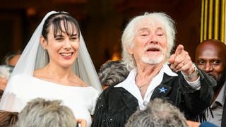 Retour sur le mariage d'Hugues Aufray avec Murielle : santiags, colombes et dîner à Louveciennes... avec Renaud et Jean-Luc Reichmann