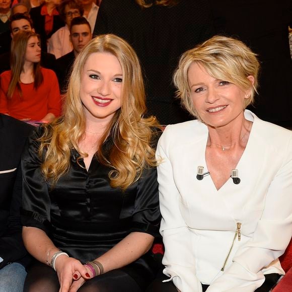 La fille de Sophie Davant et Pierre Sled a partagé une grande première

Pierre Sled, Nicolas Sled, Valentine Sled et Sophie Davant - Enregistrement de l'émission "Vivement Dimanche" à Paris Invité principal Sophie Davant.