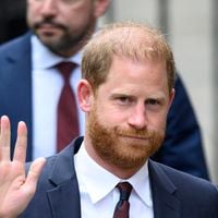 Prince Harry : Un pas vers la réconciliation avec son père le roi Charles III avant de s’envoler pour la Californie