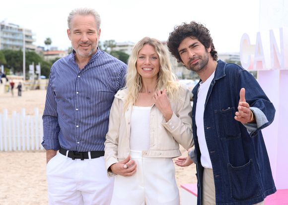 L'occasion pour lui de parler d'un sujet douloureux

Fabrice Deville, Aurore Deplace et Folco Marchi - Photocall de la série "Un si grand soleil" lors du 8ème festival CanneSeries à Cannes, le 27 avril 2025.
© Denis Guignebourg / Bestimage