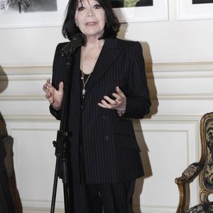 Juliette Gréco reçoit la médaille Grand Vermeil de la mairie de Paris. © Guillaume Gaffiot /Bestimage