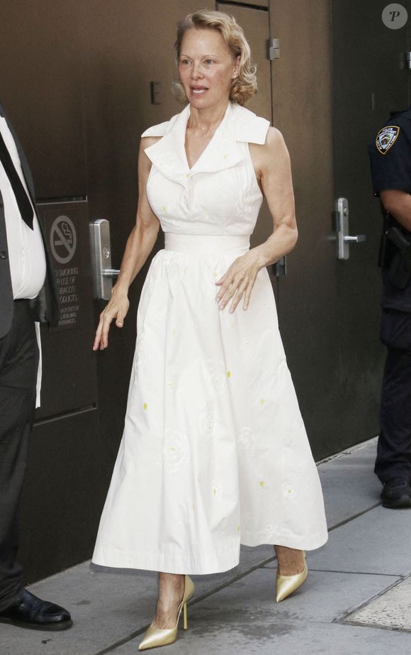 Pamela Anderson à 'Live with Kelly & Mark' pour parler de son nouveau film 'The Naked Gun' à New York City, Ny, USA le 29 juillet 2025. Photo by Roger Wong/INSTARimages/ABACAPRESS.COM