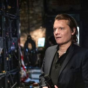 Exclusif - Benabar en backstage de l'enregistrement de l'émission "Serge Lama, le dernier rappel" présentée par F. Bollaert, diffusée le vendredi 21 novembre 2025 sur France 3 à 21h10, au théâtre Marigny à Paris, France, le 29 avril 2025. © Clovis-Moreau/Bestimage