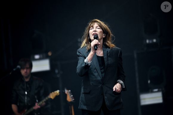 Jane Birkin et Etienne Daho sur la scène du festival des Francofolies 2021 à la Rochelle, le 12 juillet 2021. (MPP / Bestimage).
