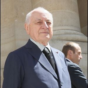 Pierre Bergé à la première messe anniversaire de la mort d'Yves Saint Laurent à l'église Saint Roch à Paris. © CYRIL MOREAU / BESTIMAGE
