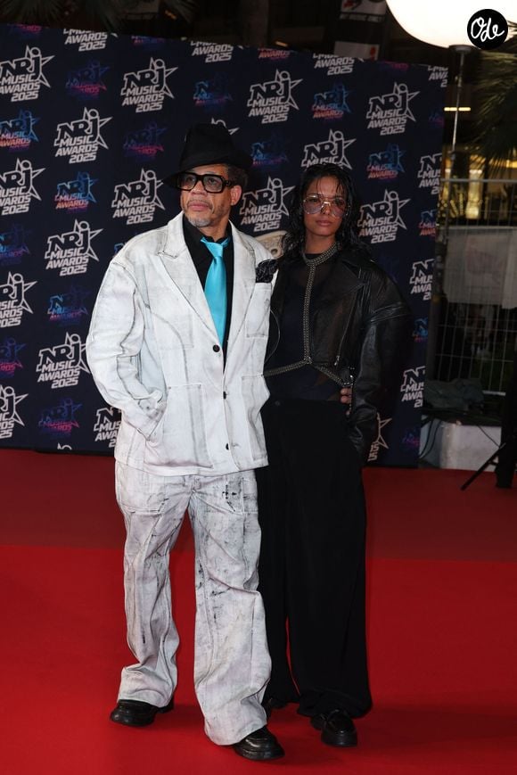 JoeyStarr et sa compagne Pauline Latchoumanin au photocall de la 27ème édition des NRJ Music Awards au palais des Festivals de Cannes, France, le 31 octobre 2025. © Dominique Jacovides/Bestimage