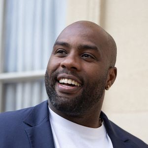 Teddy Riner arrive pour une réception au palais présidentiel de l'Elysée à Paris le 1er juin 2025, un jour après que le PSG ait remporté la finale de l'UEFA Champions League 2025 contre l'Inter Milan à Munich. Photo par Raphael Lafargue/ABACAPRESS.COM