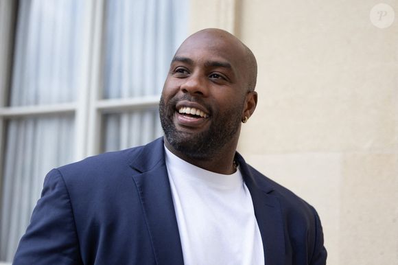 Teddy Riner arrive pour une réception au palais présidentiel de l'Elysée à Paris le 1er juin 2025, un jour après que le PSG ait remporté la finale de l'UEFA Champions League 2025 contre l'Inter Milan à Munich. Photo par Raphael Lafargue/ABACAPRESS.COM