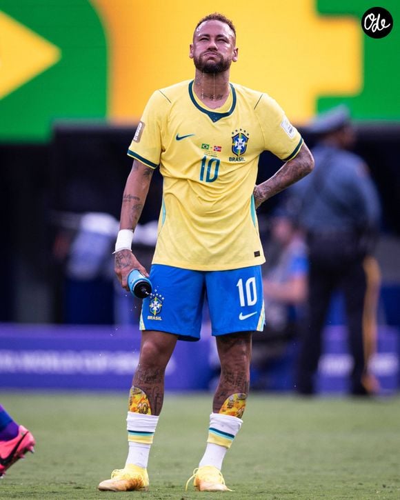 Pour elle, écouter ses besoins et accepter sa vulnérabilité font pleinement partie de la véritable force émotionnelle.

Neymar après la défaite du Brésil contre la Norvège lors de la Coupe du monde 2026 au Jersey Stadium de New York, le 5 juillet 2026.

© Imago/PsnewZ/Bestimage
