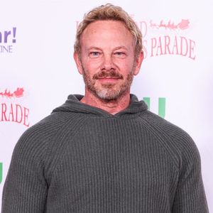 Hollywood, CA 93e Parade annuelle de Noël d'Hollywood avec le grand maréchal Luke Wilson pour soutenir les jouets des Marines pour les Tots, qui s'est tenue sur Hollywood Boulevard.



Sur la photo : Ian Ziering