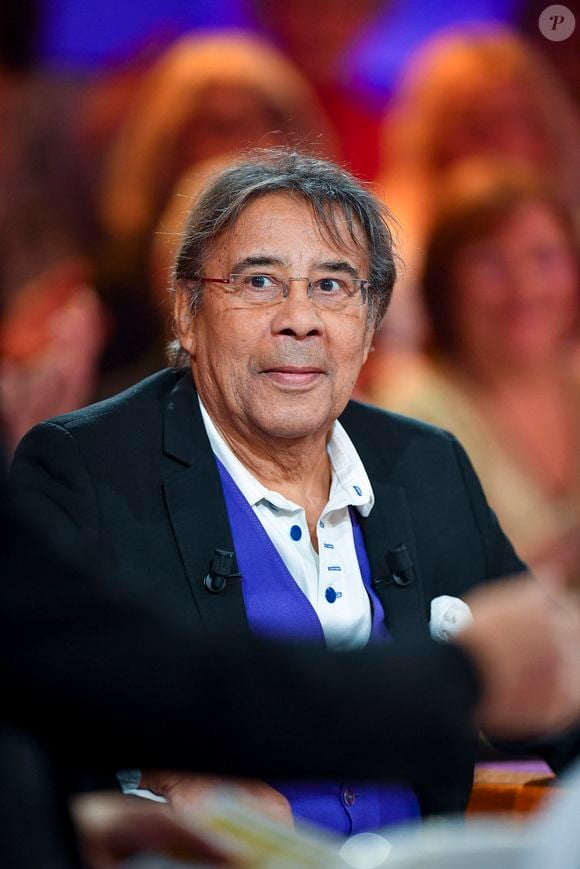 "Évidemment, ça l’a intrigué. Il a souhaité me rencontrer. On s’est donné rendez-vous place des Vosges et on a commencé un dialogue qui ne s’est jamais terminé", a poursuivi celle qui était fan du chanteur lorsqu'elle était enfant.

Exclusif - Laurent Voulzy lors de l'enregistrement de l'émission "Famille je vous aime" présentée par M.Drucker et qui sera diffusée le 29 décembre sur France 3, au studio Rive gauche, à Paris, France, le 2 décembre 2025. © Gaffiot-Perusseau/Bestimage