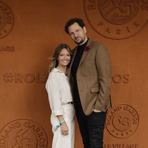 Éric Antoine et sa compagne Gennifer Demey lors des Internationaux de France de Tennis de Roland Garros 2025, à Paris, France, le 7 juin 2025.

© Cyril Moreau / Bestimage