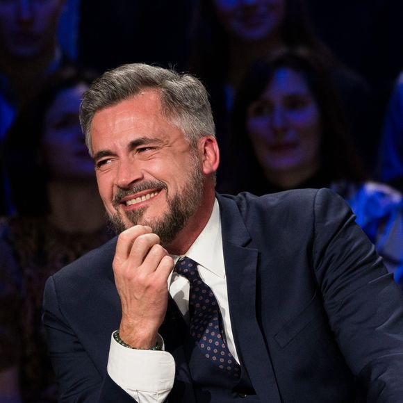 Olivier Minne a complètement changé de mode de vie après un séjour en Californie.

Exclusif - Olivier Minne - Enregistrement de l'émission "La Boîte à secrets 4" à Paris, présentée par F.Bollaert. © Tiziano Da Silva / Bestimage