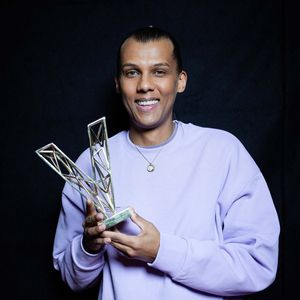 Exclusif - Le chanteur Stromae (Artiste masculin et Album "Multitude") en backstage de la 38ème cérémonie des Victoires de la musique à la Seine musicale de Boulogne-Billancourt, France, le 10 février 2023. © Moreau-Veren/Bestimage