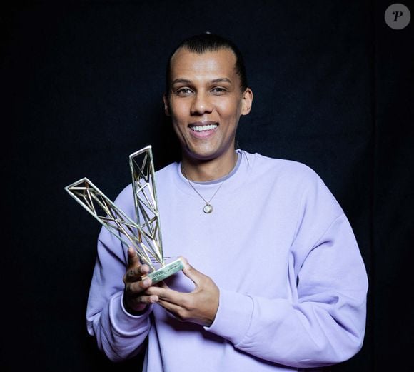 Exclusif - Le chanteur Stromae (Artiste masculin et Album "Multitude") en backstage de la 38ème cérémonie des Victoires de la musique à la Seine musicale de Boulogne-Billancourt, France, le 10 février 2023. © Moreau-Veren/Bestimage