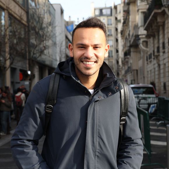 Interviewé sur NRJ, Mohamed Bouhafsi a fait des confidences sur son parcours dans l'émission "C à Vous"

Mohamed Bouhafsi aperçu dans les rues de Neuilly-sur-Seine. ©  Agence / Bestimage