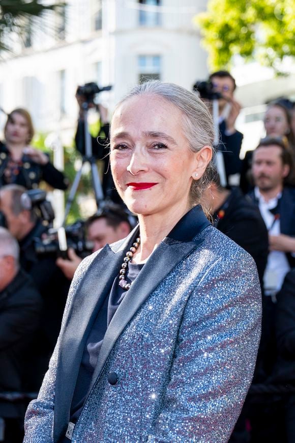 Le service public audiovisuel a précisé qu’il "collaborera pleinement à cette enquête [et] entend réserver ses explications aux autorités judiciaires".

Delphine Ernotte, présidente du groupe France Télévisions - Montée des marches du film « Vie privée » lors du 78ème Festival International du Film de Cannes, au Palais des Festivals à Cannes le 20 mai 2025. © Pierre Perusseau/Bestimage