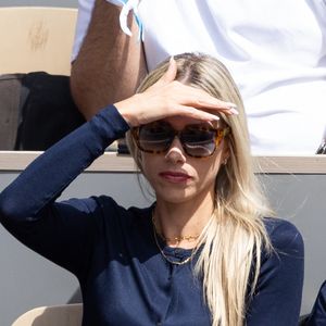 Marion Rousse dans les tribunes lors des Internationaux de France de Tennis de Roland Garros 2026, à Paris, France, le 5 juin 2026. © Jacovides-Moreau/Bestimage