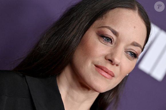 Marion Cotillard au photocall de la soirée Women In Film Annual Gala à l'hôtel Beverly Hilton à Los Angeles le 24 octobre 2024.