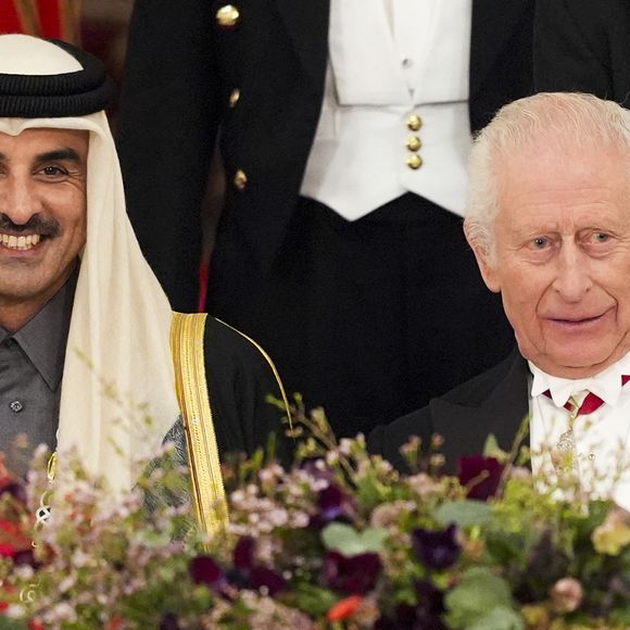 Le roi Charles III d'Angleterre - L'émir du Qatar Tamim ben Hamad Al-Thani et sa femme Jawaher bint Hamad bin Suhaim Al-Thani au dîner d'Etat au palais de Buckingham lors de sa visite d'Etat au Royaume-Uni, le 3 décembre 2024. © Julien Burton / Bestimage