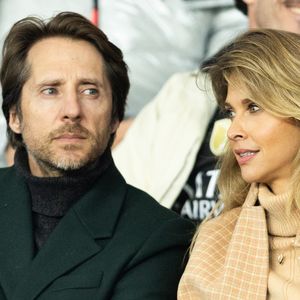 Ophélie Meunier et son mari Mathieu Vergne - Célébrités dans les tribunes du match de 8ème de finale aller de la Ligue Des Champions 2025-2026 (LDC) "PSG - Chelsea (5-2)" au Parc des Princes à Paris le 11 mars 2026. © Cyril Moreau/Bestimage