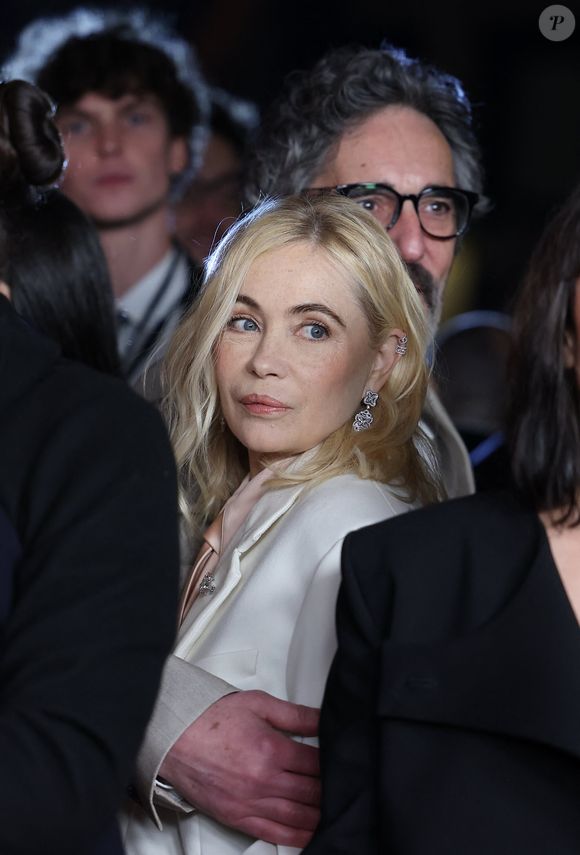 "Ma vie privée est forte et puissante. J'ai trois enfants magnifiques, deux garçons et une fille" avait-elle fièrement confié au magazine "Gala" en novembre dernier.

Emmanuelle Béart - Photocall de la 50ème édition de la cérémonie des César à l'Olympia à Paris, France, le 28 février 2025 © Dominique Jacovides - Olivier Borde / Bestimage