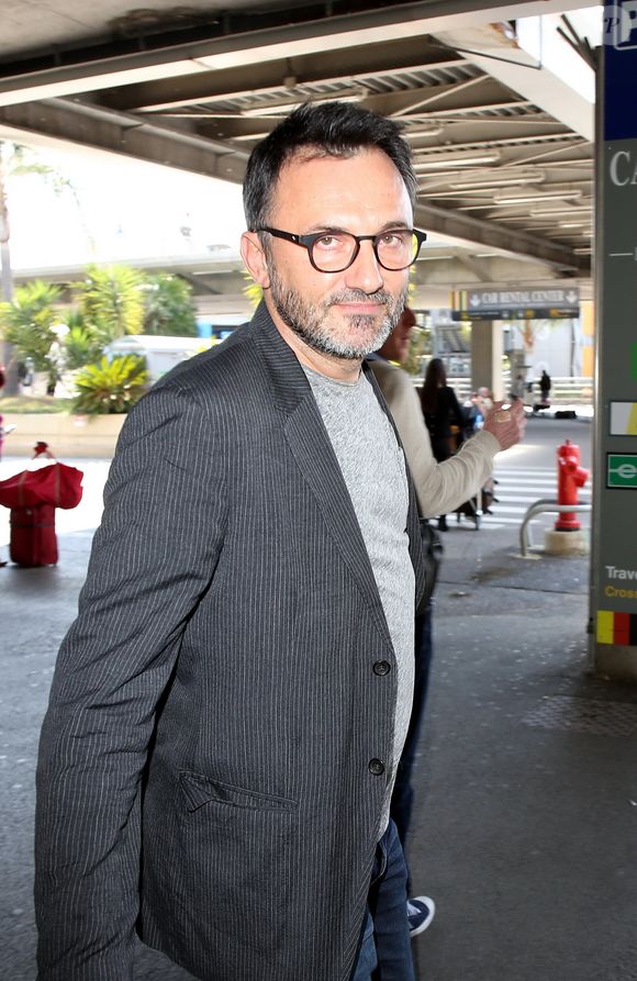 Frédéric Lopez arrive à l'aéroport de Nice pour le 69ème Festival International du film de Cannes le 17 mai 2016.