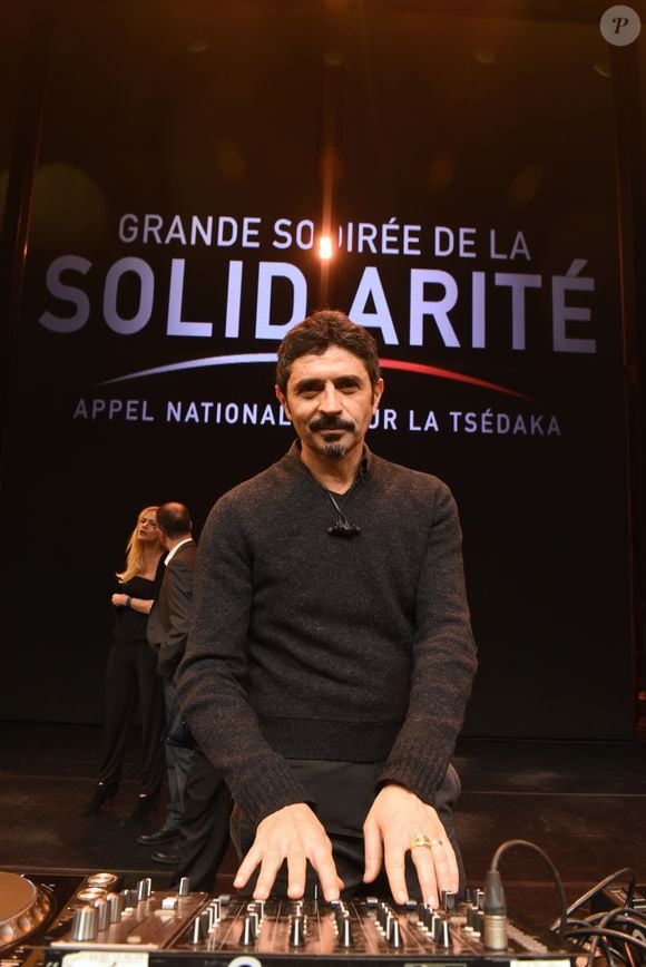 Exclusif - Serge Khalfon - Concert de solidarité de l'appel national pour la Tsédaka au Palais des Sports à Paris le 12 décembre 2016. © Erez Lichtfeld/Bestimage  (no web - No Blog pour suisse et Belgique)