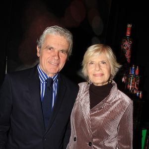 Claude Sérillon et Catherine Ceylac lors du lancement de la nouvelle bouteille de vodka réalisée par le peintre Robert Combas à L'hôtel Marignan Paris le 16 décembre 2022.

© Philippe Baldini / Bestimage