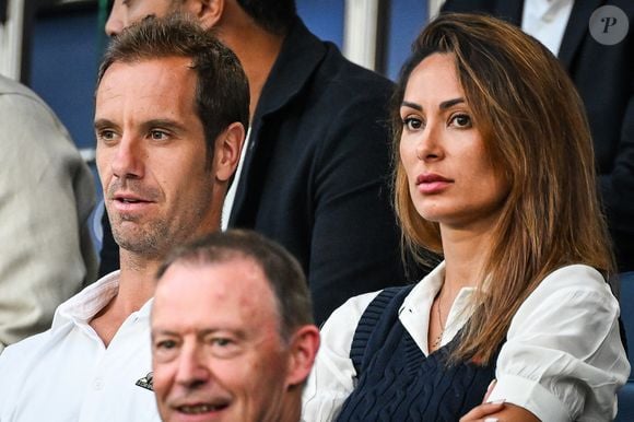 Richard Gasquet est en couple avec Clémentine depuis plus de 3 ans

Richard Gasquet avec sa compagne Clementine - Célébrités dans les tribunes lors du match de football du PSG face à Montpellier au Parc des Princes à Paris le 24 August 2024. © Matthieu Mirville/Bestimage