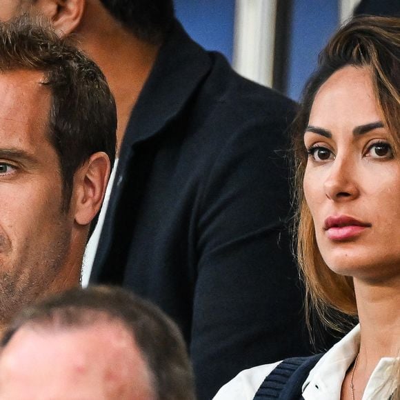 Richard Gasquet est en couple avec Clémentine depuis plus de 3 ans

Richard Gasquet avec sa compagne Clementine - Célébrités dans les tribunes lors du match de football du PSG face à Montpellier au Parc des Princes à Paris le 24 August 2024. © Matthieu Mirville/Bestimage