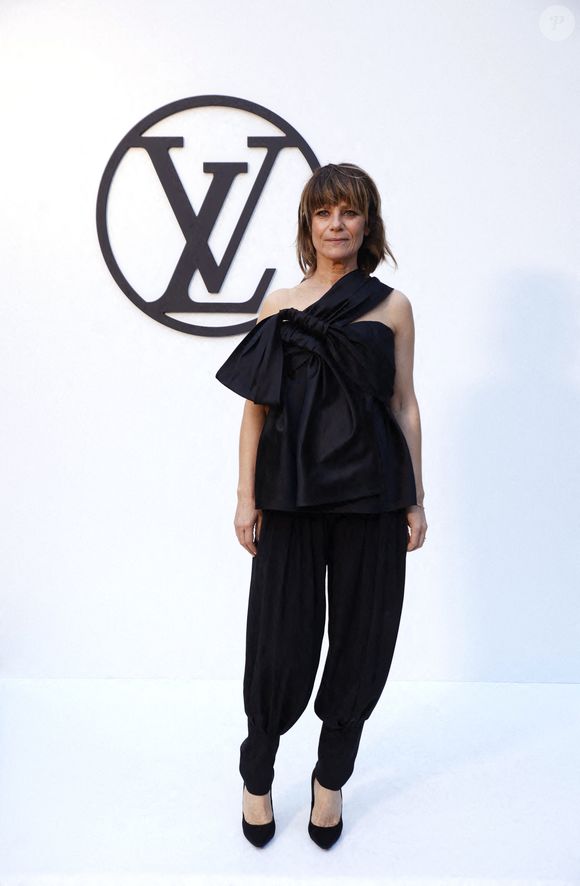 L'actrice Marina Foïs pose lors du photocall du défilé Louis Vuitton au parc Güell, le 23 mai 2024, à Barcelone, en Catalogne (Espagne). (Europa Press / Bestimage).