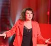 Cette intervention médicale s'est révélée particulièrement douloureuse et inefficace pour la comédienne.

Exclusif - Anne Roumanoff lors de l'enregistrement de l'émission « Vivement dimanche » au studio Rive Gauche, présentée par Michel Drucker, diffusée sur France 3 le 14 juin 2026, à Paris, France, le 5 mai 2026. © Guillaume Gaffiot/Bestimage