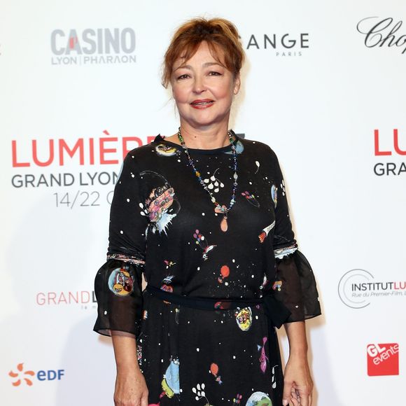 La comédienne a publié un message sur le compte Instagram de sa soeur samedi 8 août 2026.

Catherine Frot - Tapis rouge de la cérémonie d'ouverture du Festival Lumière  2017 au cours de laquelle Eddy Mitchell a reçu un hommage à Lyon, le 14 Octobre 2017
© Dominique Jacovides/Bestimage
