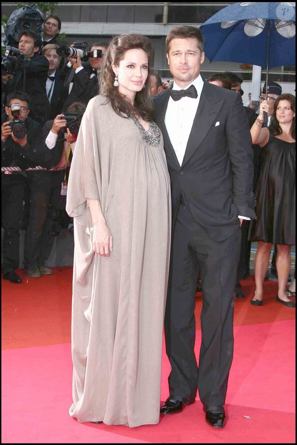Angelina Jolie et Brad Pitt lors de la montée des marches de "Changeling", 61e Festival de Cannes en 2008. © SGP / BESTIMAGE