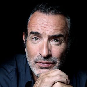 "Je l’attendais à la sortie de son café-théâtre [...] Le mec ne me captait jamais. Il passait devant moi, mais il ne m’a jamais vue. J’ai fait ça 150 fois."

Exclusive - Jean Dujardin pose à l'hôtel Le Marois à Paris, France, le 03 septembre 2024. Photo par Jerome Dominé/ABACAPRESSCOM