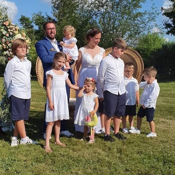 Peu habitués à l'absence de leur mère, les petits Saffré devront patienter jusqu'à dimanche soir pour les retrouvailles.

La famille Saffré de "Familles nombreuses"