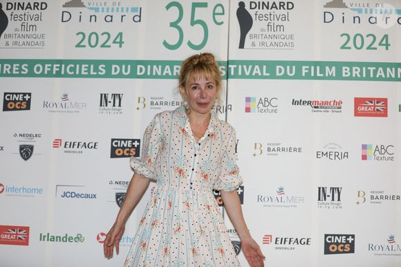À 52 ans, la fille de Gérard Depardieu mène une vie paisible loin de l'agitation parisienne, à Bougival dans les Yvelines.

Julie Depardieu lors de la soirée d'ouverture de la 35ème édition du Festival du Film Britannique et Irlandais de Dinard le 3 octobre 2024.
© Mickael Chavet/ZUMA Press Wire / Bestimage