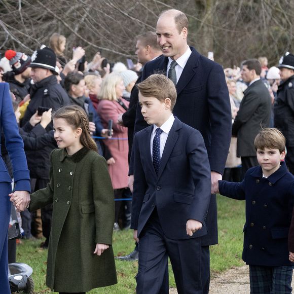 Le prince William, prince de Galles, et Catherine (Kate) Middleton, princesse de Galles, avec leurs enfants le prince George de Galles, la princesse Charlotte de Galles et le prince Louis de Galles - assistent à l'office religieux du matin de Noël à l'église St Mary Magdalene de Sandringham, dans le Norfolk. Lundi 25 décembre 2023.