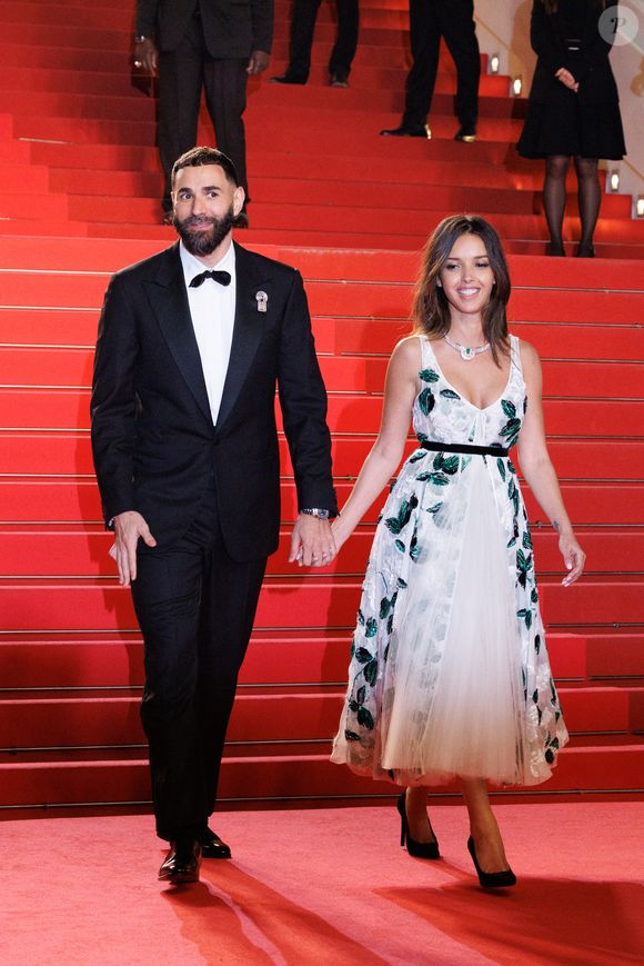 Karim Benzema et sa compagne Lyna Khoudri à la descente des marches du film « 13 jours 13 nuits » lors du 78ème Festival International du Film de Cannes. Le 23 mai 2025
© © Jacovides-Moreau / Bestimage / Bestimage