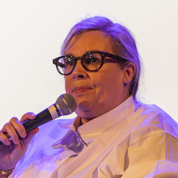 La jurée de 59 ans partage ses vacances à Champéry, une station située au cœur du vaste domaine des Portes du Soleil.

Exclusif - Hélène Darroze - Premier Festival de la Gasconnerie au Ground Control à Paris le 30 janvier 2023.  © Jack Tribeca-Pierre Perusseau/Bestimage